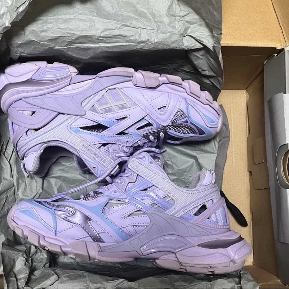 AUTHENTIC  Balenciaga Women's Track 2.0 Lilac